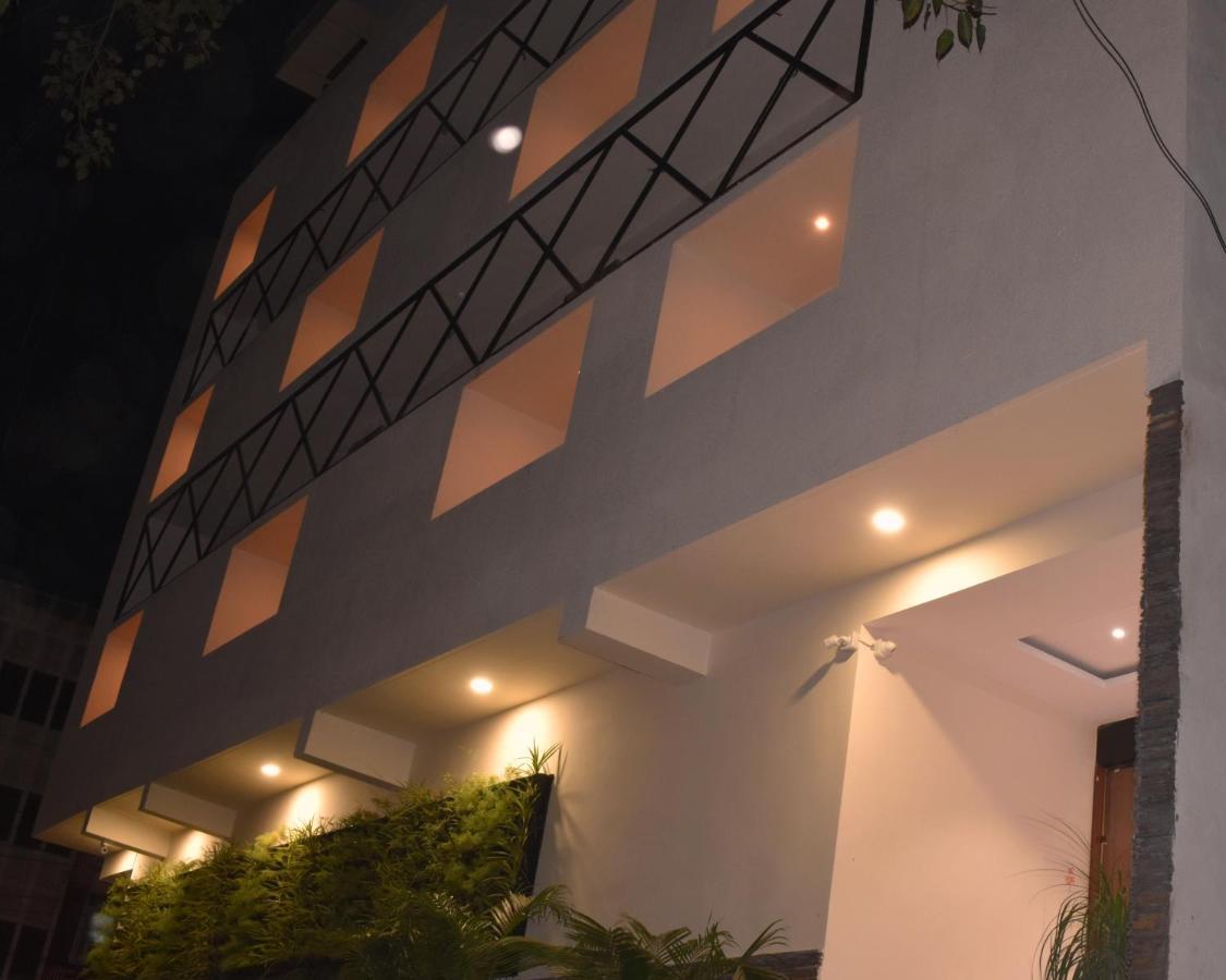 Hotel Vrindavan Palace Indore Exterior foto